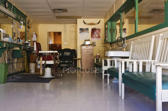 Традиционный интерьер техасской парикмахерской в команче, Техас, США — стоковое фото