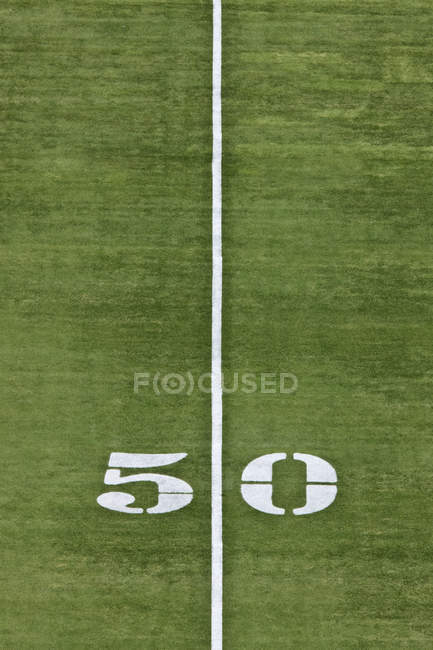 Linha de 50 jardas e número no estádio em Dallas, Texas, EUA — Fotografia de Stock