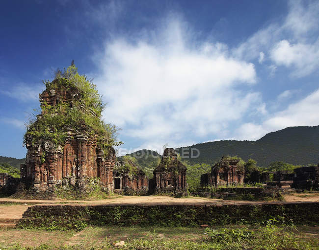 Ruins of Hindu temples, Duy Ph, Qung Nam, Vietnam — Stock Photo
