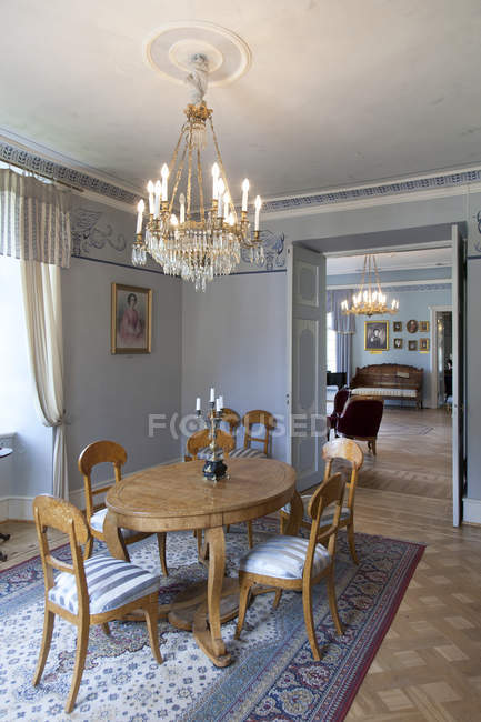 Palmse Manor élégante salle à manger, Estonie — Photo de stock