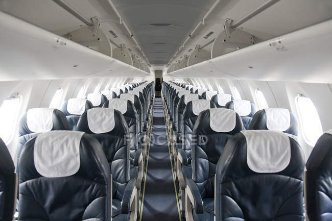 Assentos de avião vazio em Tallinn, Estonia — Fotografia de Stock