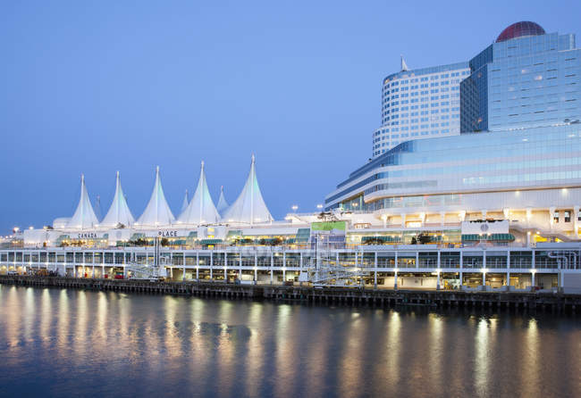Centro de Convenciones en la costa de Vancouver, Canadá - foto de stock