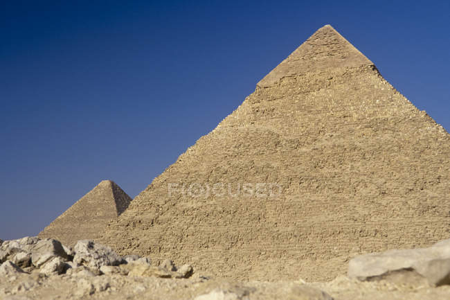 Giza Pyramids ancient monuments, UNESCO world heritage site in Egypt — Stock Photo