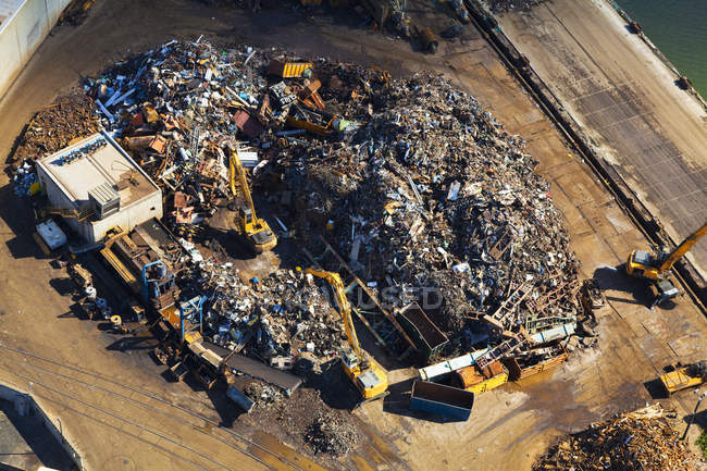 Aerial view of bulldozers in landfill in Seattle, Washington, USA — Stock Photo