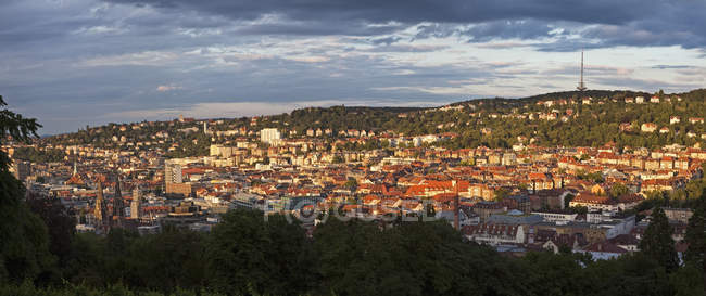 Vista aérea de los edificios de Stuttgart, Alemania, Europa - foto de stock