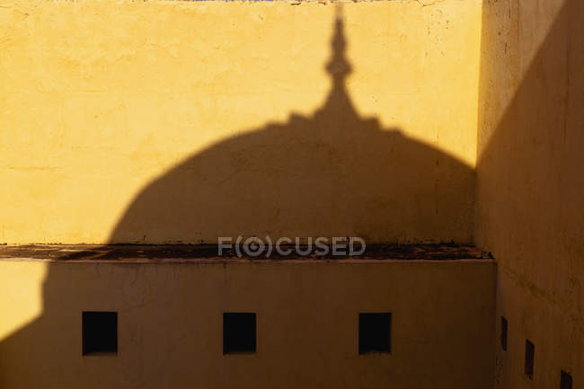 Ombre projetée sur la construction du fort Amber, Jaipur, Rajasthan, Inde — Photo de stock