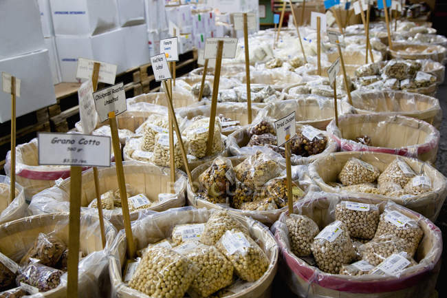 Baskets of grains produce, New York City, New York, USA — Stock Photo
