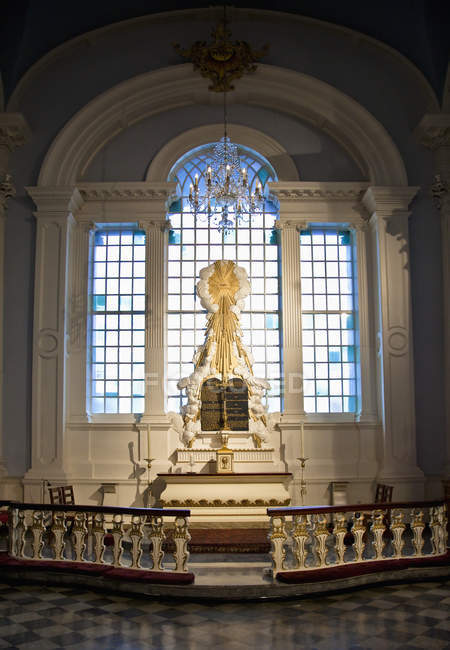 Chiesa altare e finestra, New York, New York, Stati Uniti d'America — Foto stock