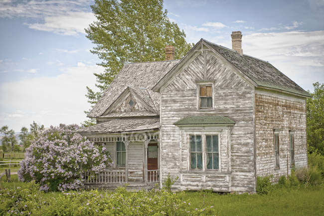 Casa de campo abandonada em Boise, Idaho, EUA — Fotografia de Stock