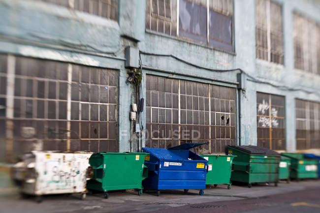 Garbage canisters in industrial alley, Seattle, Washington — Stock Photo