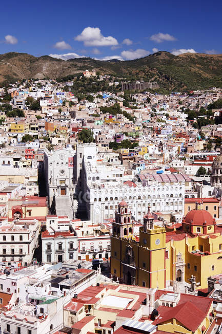 Skyline of city with houses and cathedral, Guanajuato, Mexico — Stock Photo