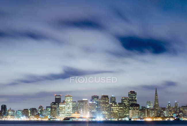 San Francisco skyline from Treasure Island, USA — Stock Photo