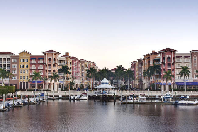Bayfront Shopping Center und Marina, Naples, Florida — Stockfoto