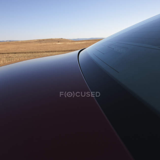 Rear windshield of red car outdoors — Stock Photo