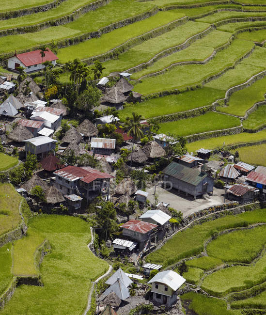 Pueblo de Bataad y terrazas de arroz en Ifugao provincia de Filipinas, Asia - foto de stock