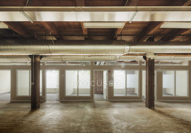 Espaço de escritório vazio em construção — Fotografia de Stock