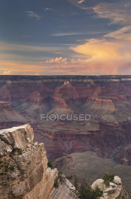 Grand Canyon sotto il cielo drammatico, Arizona, Stati Uniti — Foto stock