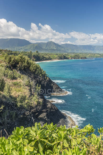 Montanhas na costa, Havaí, Estados Unidos da América — Fotografia de Stock