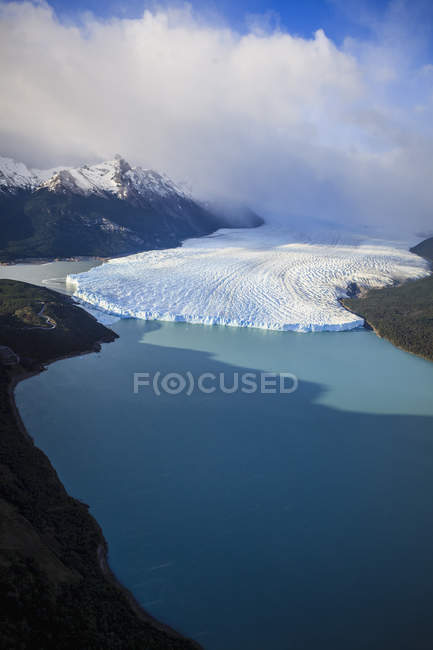 Vue aérienne du glacier dans le paysage rural, El Calafate, Patagonie, Argentine — Photo de stock