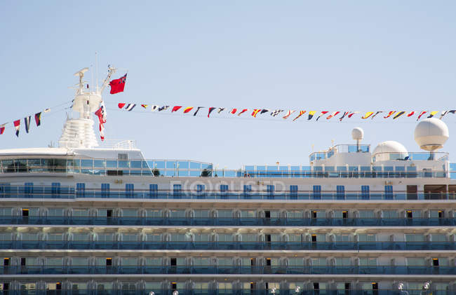 Флаги на круизном лайнере, Британская Колумбия, Канада — стоковое фото