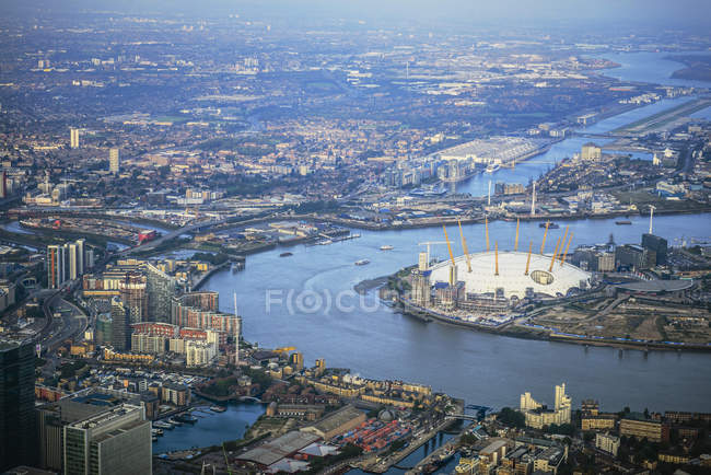 Vista aérea da paisagem urbana e do rio de Londres, Inglaterra — Fotografia de Stock
