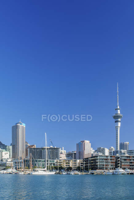 Skyline di Auckland sul lungomare, Auckland, Nuova Zelanda — Foto stock