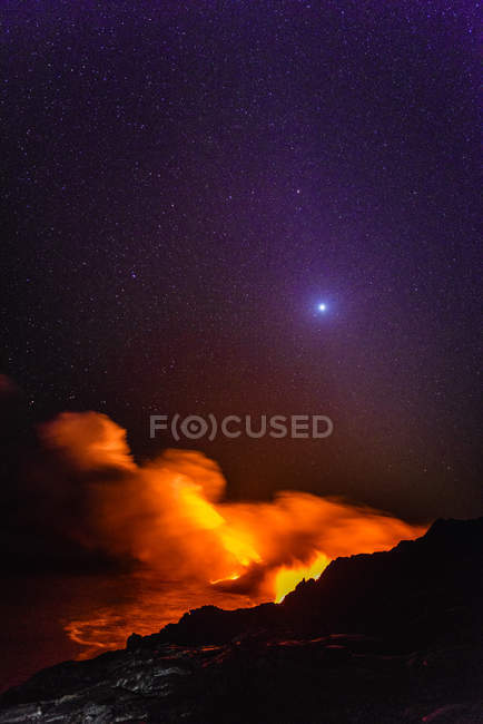 Smoke rising from molten lava at night, Big Island, Hawaii, USA — Stock Photo