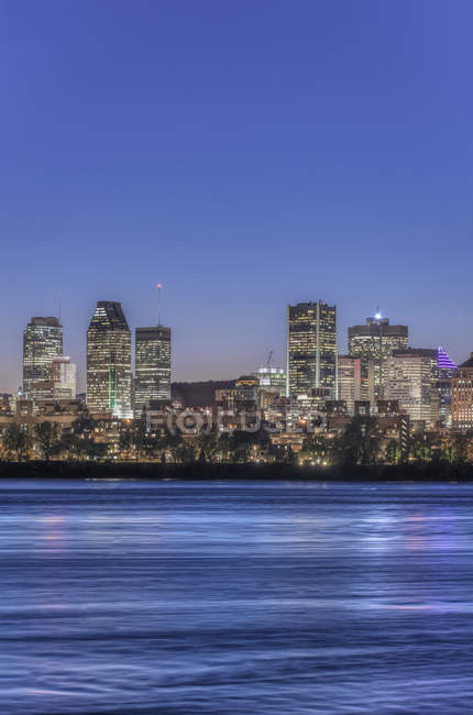 Montreal city skyline lit up at night, Quebec, Canada — Stock Photo
