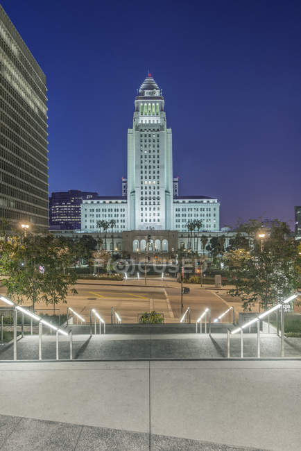 Los Angeles Public Library overlooking cityscape, California, United States — Stock Photo