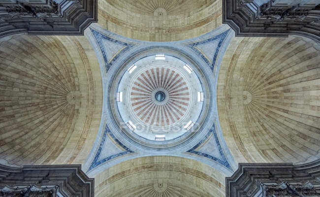 Ornate ceiling in National Pantheon, Lisbon, Lisbon, Portugal — Stock Photo
