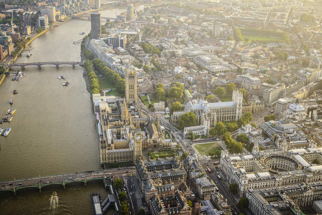 Міський краєвид Лондона і ріки, Англія — стокове фото