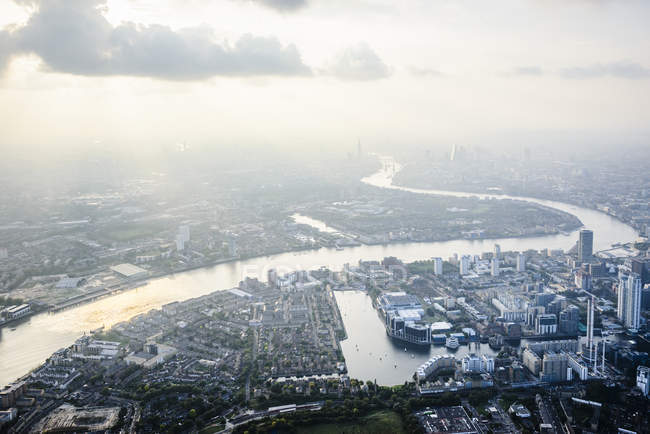 Veduta aerea del paesaggio urbano e del fiume di Londra, Inghilterra — Foto stock