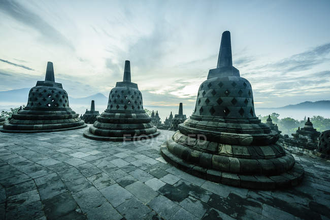 Monumentos em Borobudur, Jawa Tengah, Indonésia — Fotografia de Stock