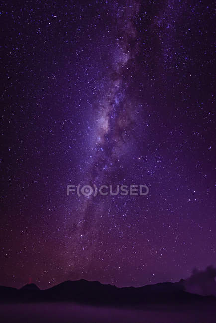 Чумацький шлях Галактика в зоряному нічному небі — стокове фото