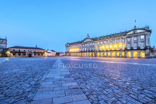 Ornate buildings over cobblestone plaza, Santiago de Compostela, A Coruna, Spain, Europe — Stock Photo