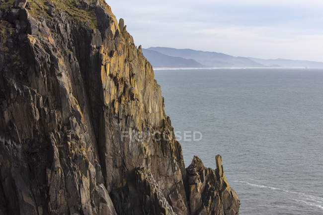 Cliffs and coastline from Oswald West State Park near Manzanita, Oregon — Stock Photo