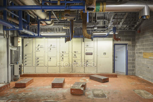 Interior de la fábrica abandonada en Inglaterra, Reino Unido - foto de stock