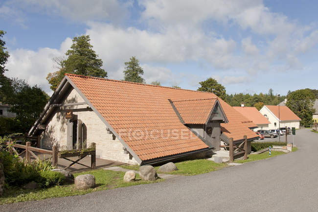 Hillside Vihula manor building, Laane-Viru, Estonia — Stock Photo