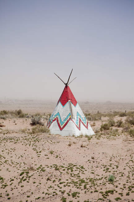 Native American tipi replica in desert of Arizona, USA — Stock Photo