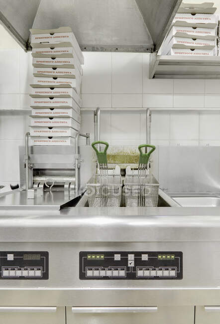Fritadeira Elétrica em Cozinha Restaurante — Fotografia de Stock