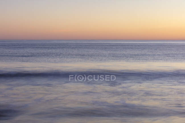 Oceano, vista verso l'orizzonte sulla superficie dell'acqua . — Foto stock