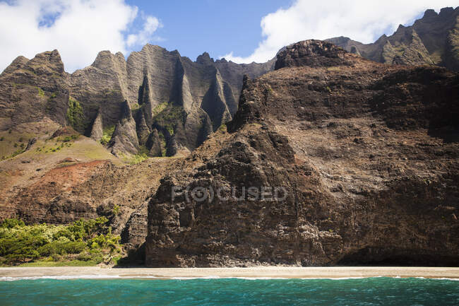 Falaises Na Pali à partir de Océan Pacifique, Kauai, Hawaï — Photo de stock