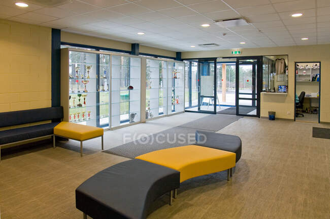 Centro de fitness Lobby Interior — Fotografia de Stock