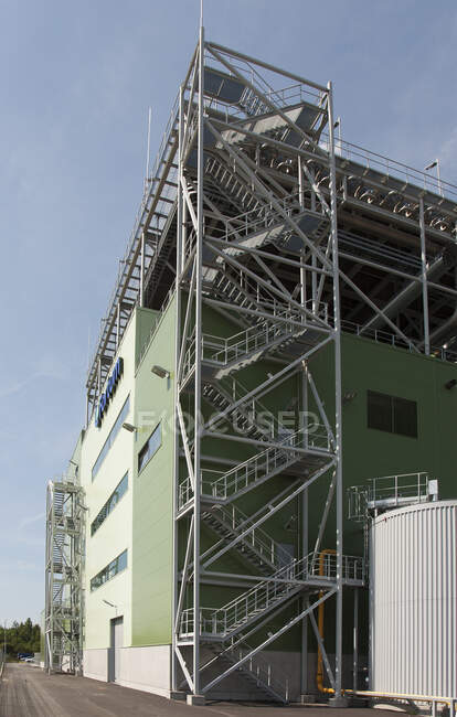 Escadaria exterior industrial, baixa vista do ângulo — Fotografia de Stock
