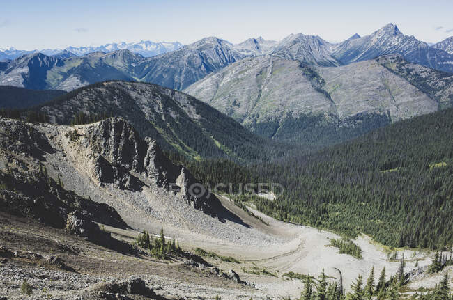Vue de la chaîne des Cascades Nord depuis le tronçon éloigné du sentier Pacific Crest — Photo de stock