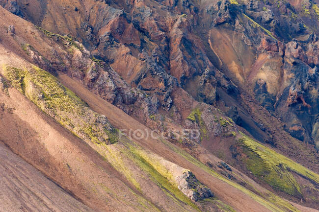 Montagne coperte di muschio, Landmannalaugar, Highlands meridionali, Islanda — Foto stock