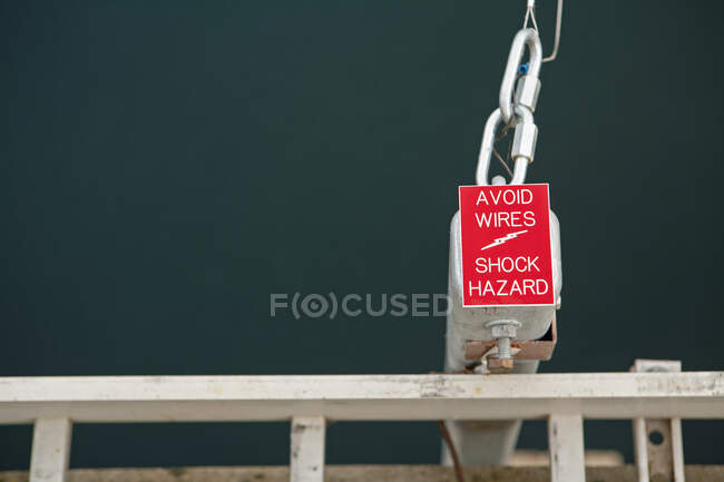 Electrical warning sign on Wanapum dam — Stock Photo