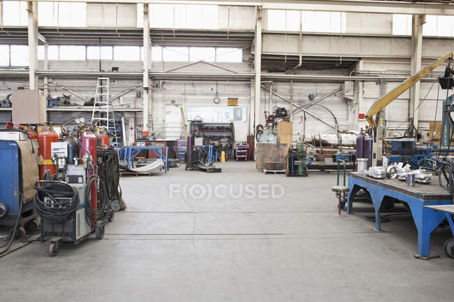 Machinery in repair shop warehouse. — Stock Photo