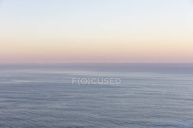 Морской пейзаж на рассвете, Мананита, Орегон — стоковое фото