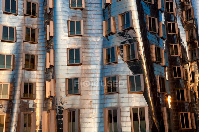 The Neuer Zollhof building by Frank Gehry at the Medienhafen or Media Harbour, Dusseldorf, Germany. — Stock Photo